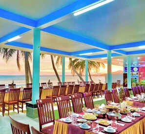 Outdoor dining - Song Bien Xanh Resort (Mui Ne)
