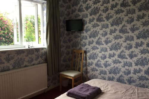 Double Room, Garden View | Desk, laptop workspace, free WiFi
