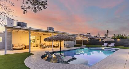 Modern Gem: Pool/Outdoor Kitchen Near ASU/Old Town