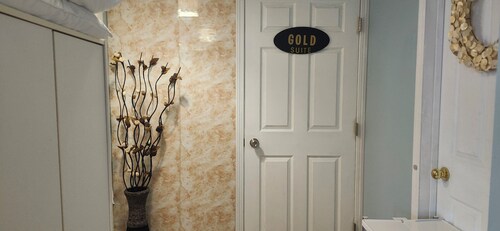 Clean, relaxing,spacious and modern,well equipped accommodation for up to two.