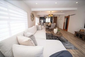 TV, offices - Avaya Oasis - Suriname Suite (Pt Cumana, Glencoe)