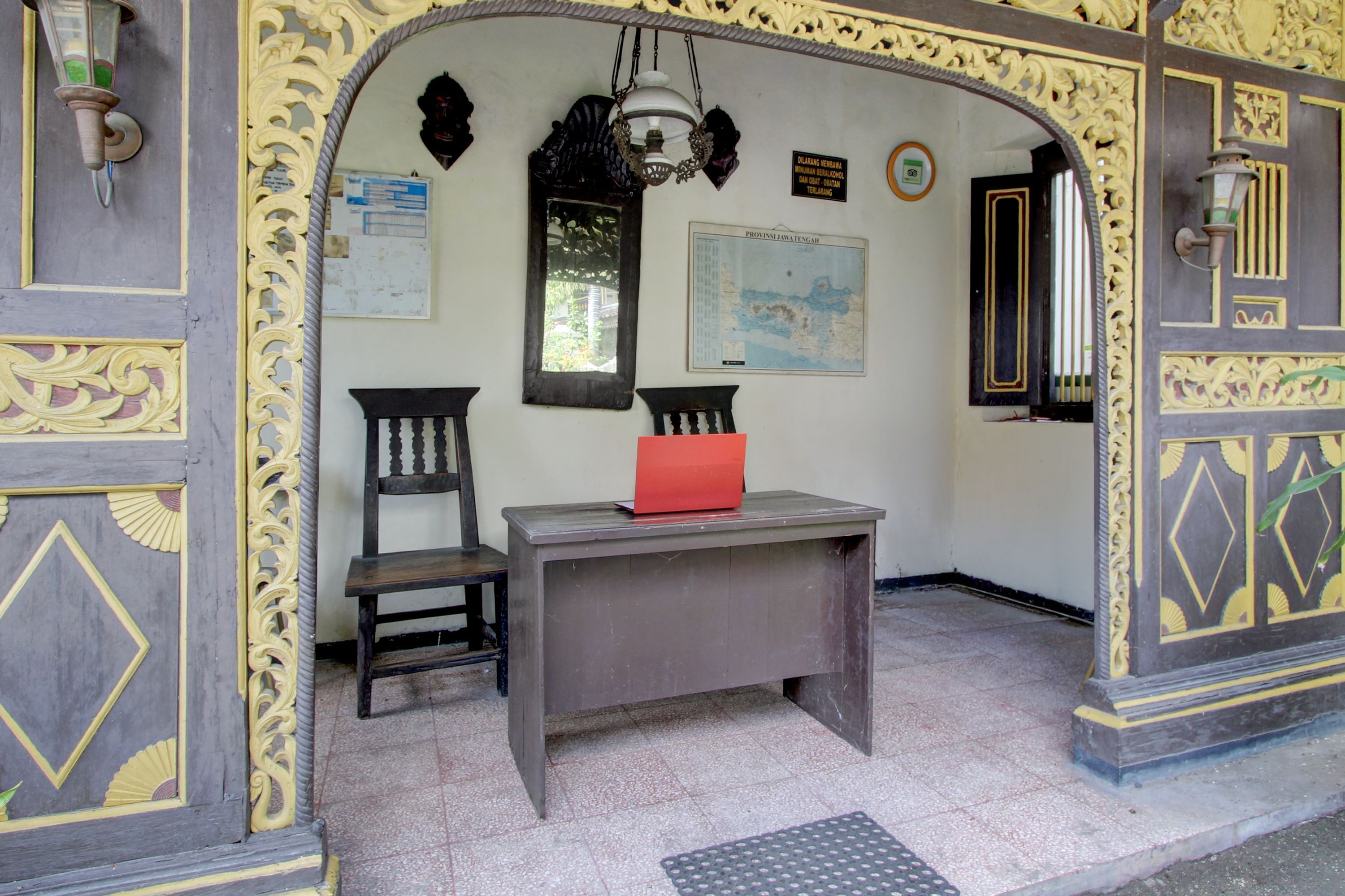Meja sambut tetamu