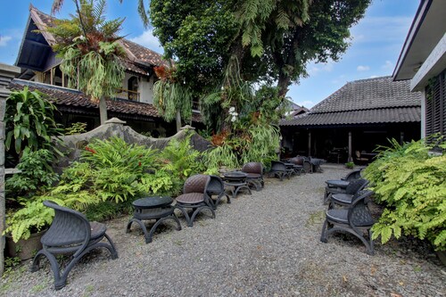 Hotel O near Kampung Batik Kauman former
