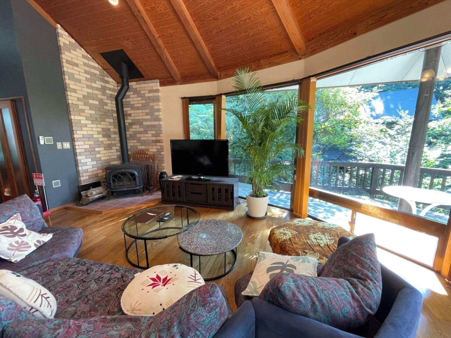 House, Non Smoking, Balcony | Living area
