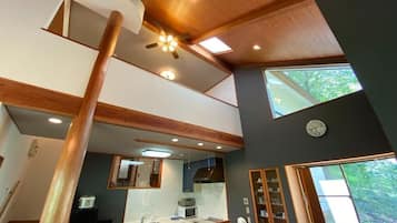 House, Non Smoking, Balcony | Private kitchen