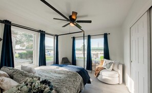 Room - Luxury Stay Near Downtown Bakersfield (Bakersfield)