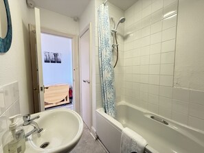 Hair dryer, towels - Draycott Dreams has stunning sea views across St Ives Bay & Harbour (St Ives)
