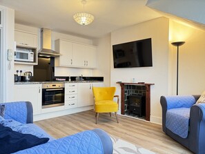 Living area - Draycott Dreams has stunning sea views across St Ives Bay & Harbour (St Ives)