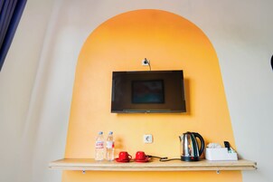 Habitación Deluxe doble, vistas a la ciudad | Escritorio y wifi gratis