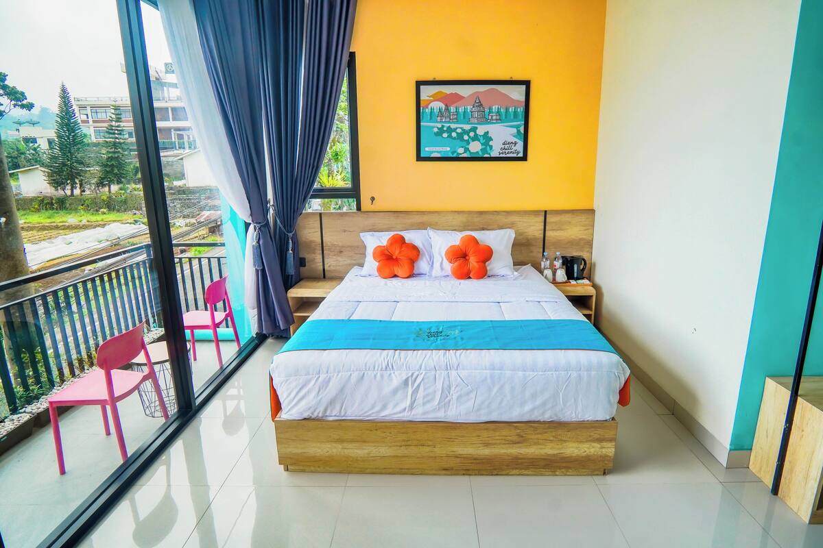 Deluxe Tek Büyük Yataklı Oda, Balkon | Masa, ücretsiz kablosuz İnternet 