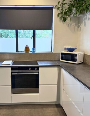 Microwave, oven, stovetop, dishwasher - Family oasis with sunset deck in prime Melville location (Melville)