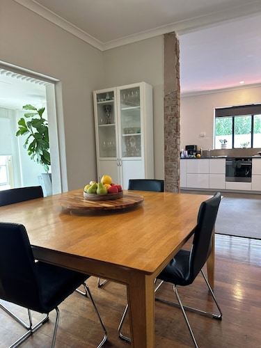 Family oasis with sunset deck in prime Melville location