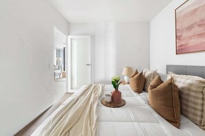 Room - Bright 2BR Apartment Close to the Yarra (Abbotsford)