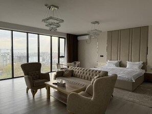 Living area - Aram Baland Hotel  (Dushanbe)