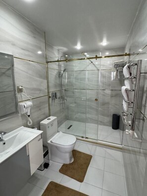 Bathroom - Aram Baland Hotel  (Dushanbe)