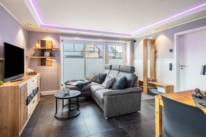 TV - Apartment Kleine Auszeit with Terrace and Wi-Fi (Dagebüll)
