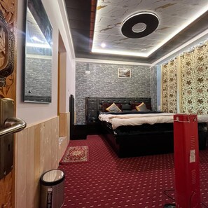 Deluxe Room, Mountain View - Hotel Ilhan Sonamarg (Sonamarg)