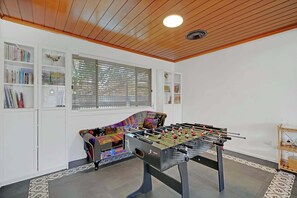 Games room - Sunrise on Sovereign - Retro Family Entertainer (Dubbo)