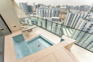 Exterior - PVH - Lavish 1BR - Private Pool (Dubai)