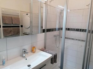 Hair dryer, towels - Cozy vacation apartment near the beach & town center (Langeoog)