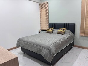 3 bedrooms, Internet, bed sheets, wheelchair access - Si Changs  ’ house Four Elephants’ house (Hua Hin)
