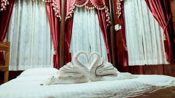 ห้องคลาสสิกสำหรับสี่ท่าน, วิวสวน | ผ้าปูที่นอน