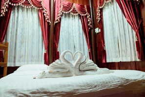 Classic Quadruple Room, Garden View | Bed sheets - Le Ping Villas (Kao Liao)