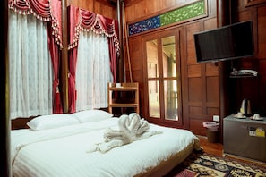 Classic Quadruple Room, Garden View | Bed sheets - Le Ping Villas (Kao Liao)