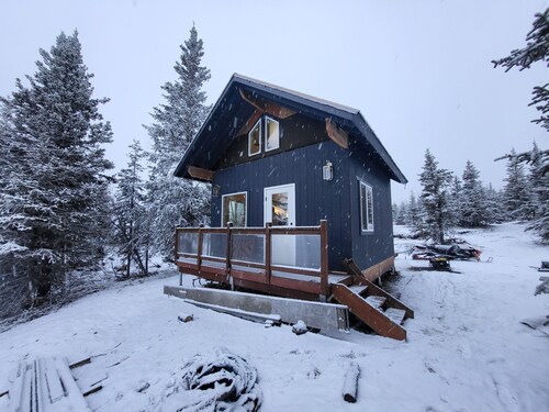 Secluded Off Grid Dry Lakefront Cabin- Unplug, Relax, and Recharge