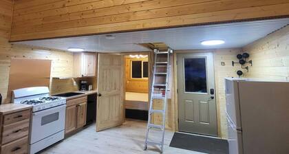 Secluded Off Grid Dry Lakefront Cabin- Unplug, Relax, and Recharge