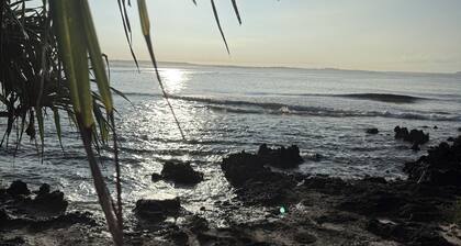 The Oasis Beachfront Villa Private Pool Welcoming couples through to groups of 8