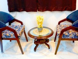 ห้องดีลักซ์ | บริการอาหารในห้องพัก