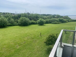 Property grounds - Apartment 'Fjordwind' with Sea View, Balcony and Wi-Fi (Glücksburg (Ostsee))