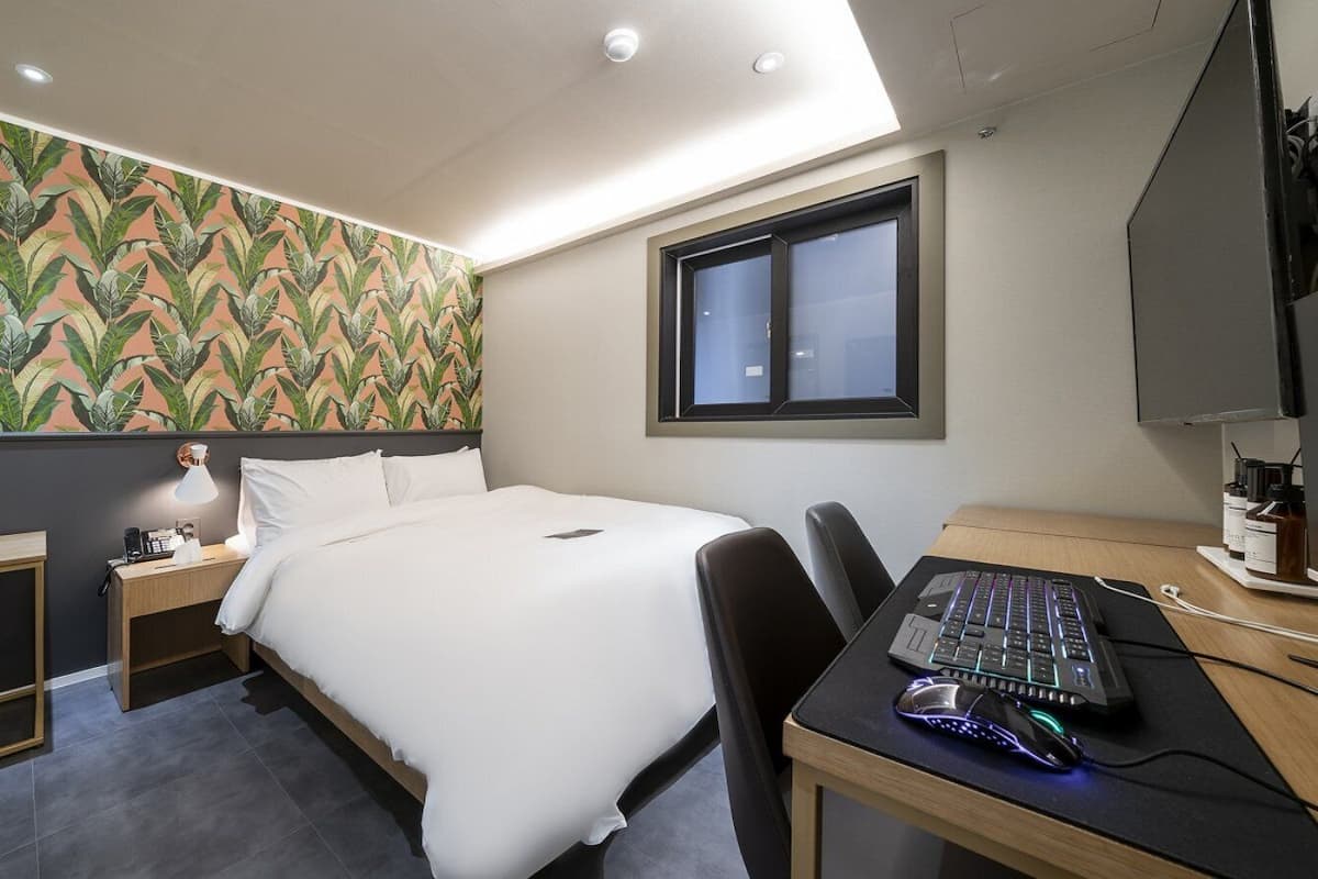 Deluxe Gaming PC Room