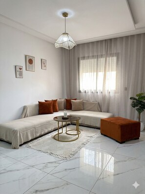 Living area - Luxurious Urban Sanctuary in the Heart of Tunis (Tunis)
