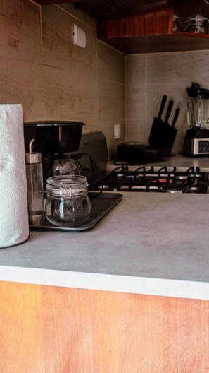 Microwave, oven, stovetop, coffee/tea maker - Beautiful, modern and central apartment (Santo Domingo)