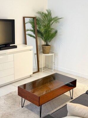 TV - Charming studio in the heart of République (Paris)
