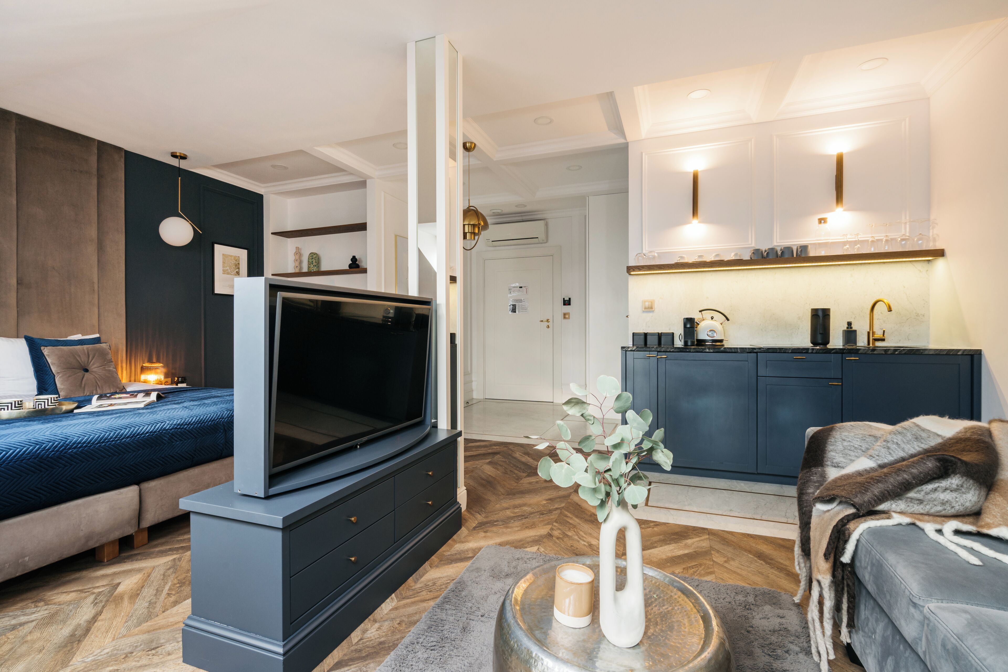Studio | Living area