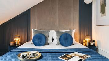 Deluxe Double Room | Desk, iron/ironing board, free WiFi, bed sheets