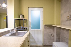 Private kitchen - Hotel Nebula Plaza  (T'bilisi)