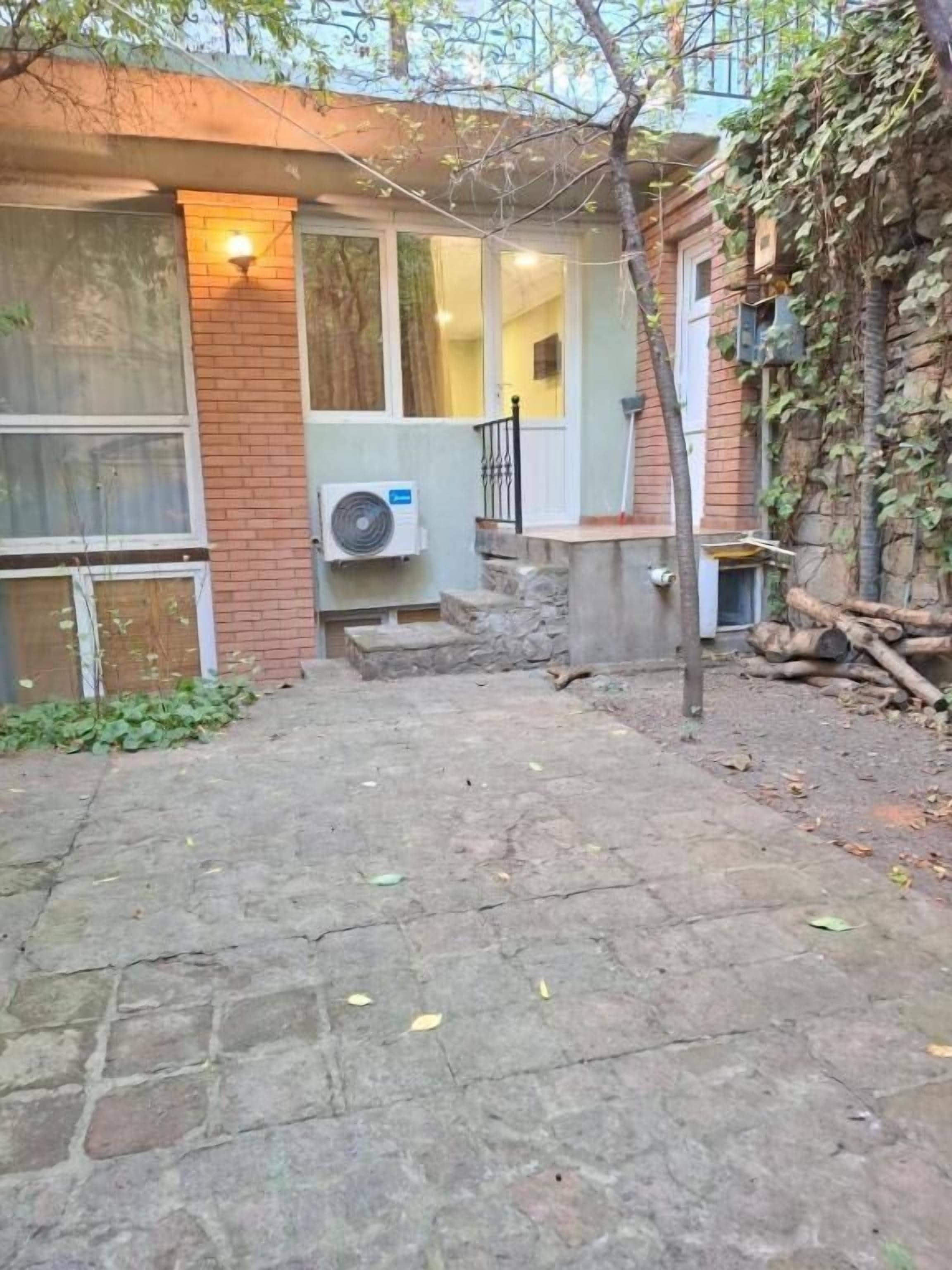 Familie studio, uitzicht op binnenplaats | Terrein van de accommodatie