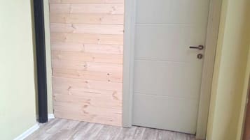 Deluxe Triple Room, Lanai, Courtyard View