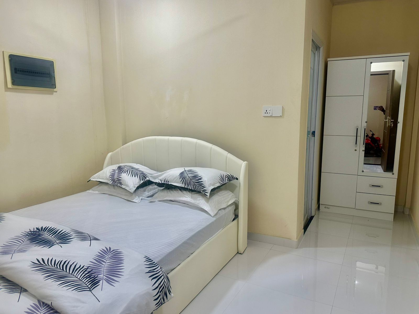 2 bedrooms, iron/ironing board, WiFi