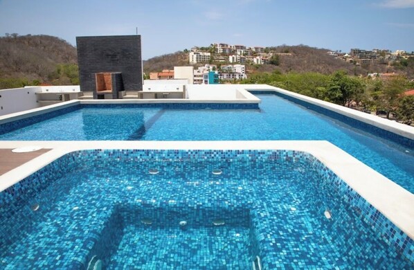 Pool - Bright & Airy, located in Santa Cruz steps to the Park, Restaurants and Beach (Santa Cruz, Huatulco)