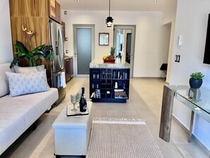 Living area - Bright & Airy, located in Santa Cruz steps to the Park, Restaurants and Beach (Santa Cruz, Huatulco)