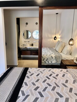 Room - Bright & Airy, located in Santa Cruz steps to the Park, Restaurants and Beach (Santa Cruz, Huatulco)