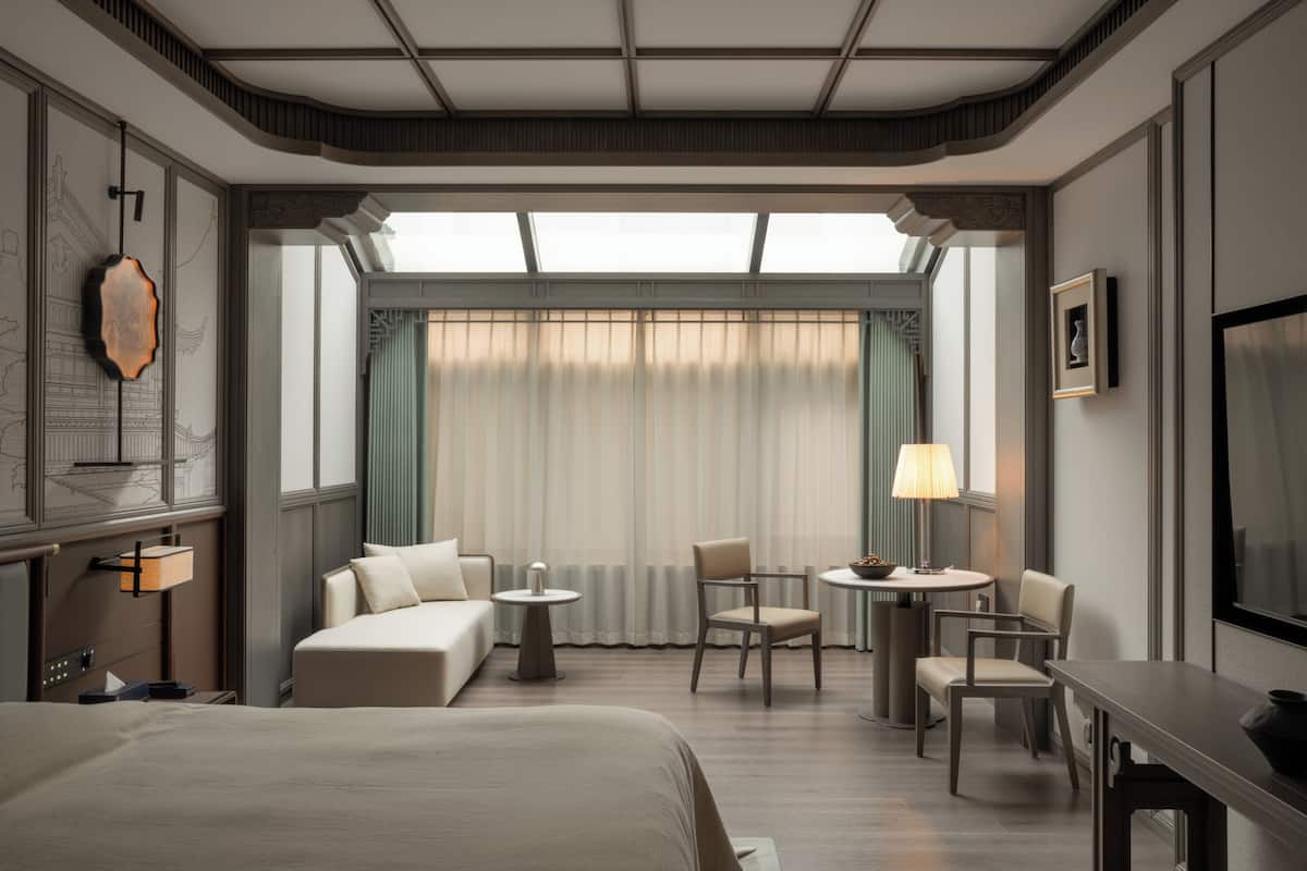 Select Starlight Ceiling King Room | Free WiFi