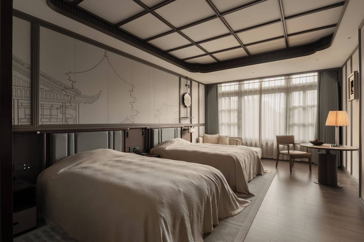 Elegant Twin Room | Free WiFi