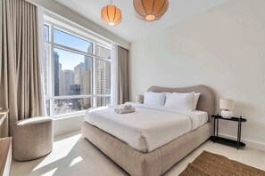 1 bedroom, iron/ironing board, WiFi, bed sheets - Free housekeeping visits during your stay - StayShort - Fancy 1-Bedroom Apartment Sleeps 4 in Dubai Marina (Dubai Marina)