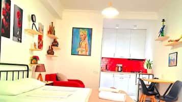 Estúdio clássico, varanda coberta, vista para o pátio | Parte interna